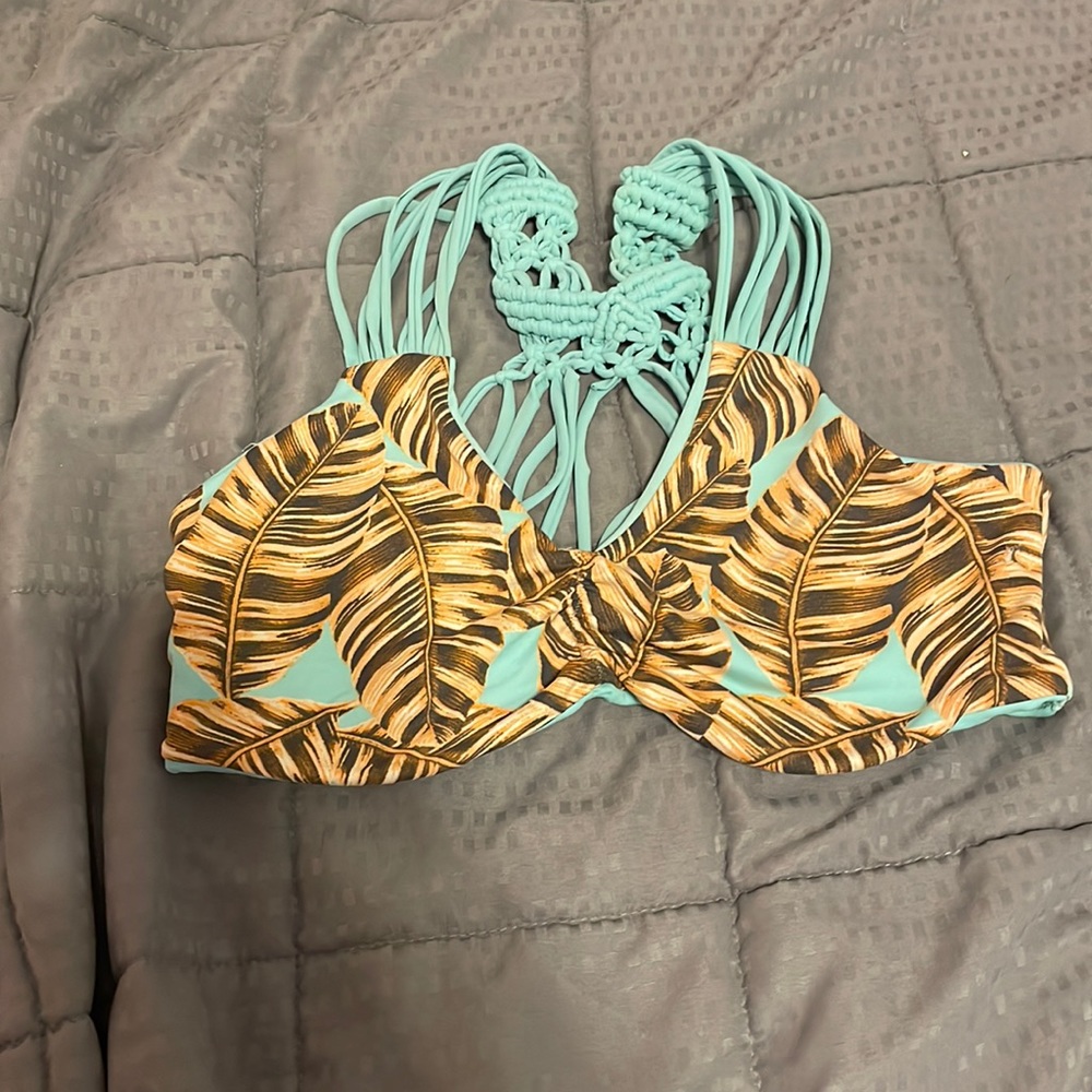 Reversible bikini top